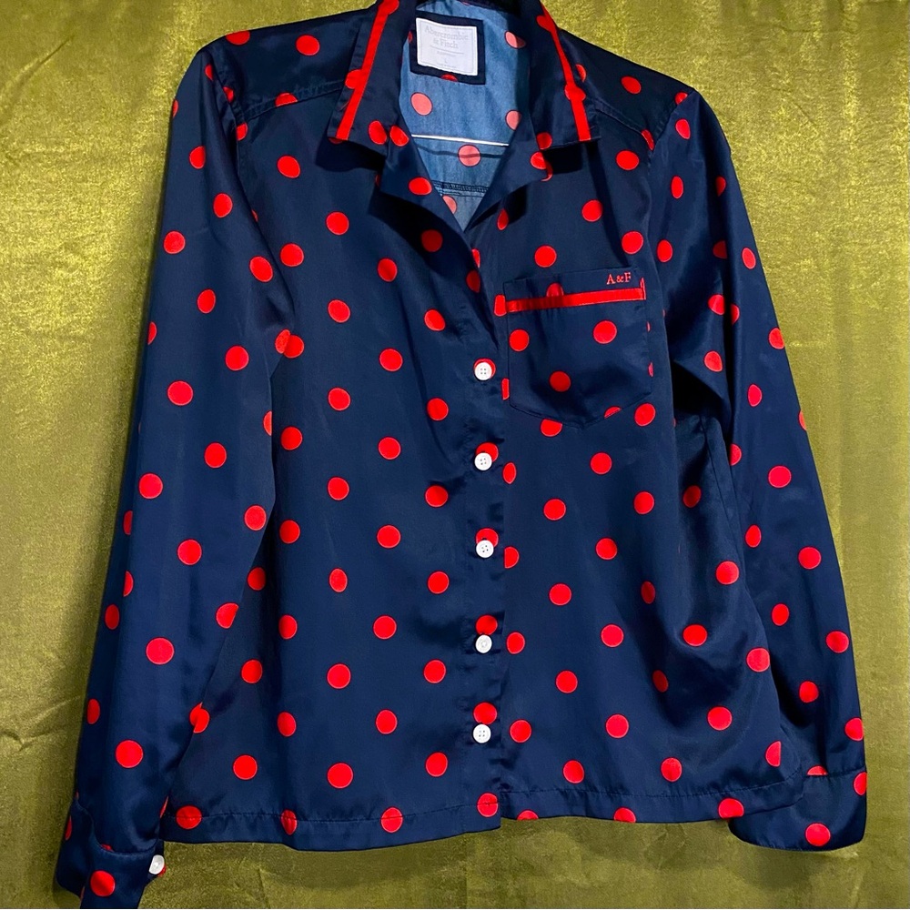 ⭐️ Sleep Satin Long Sleeve Button Down Top Red & Blue Polkadot